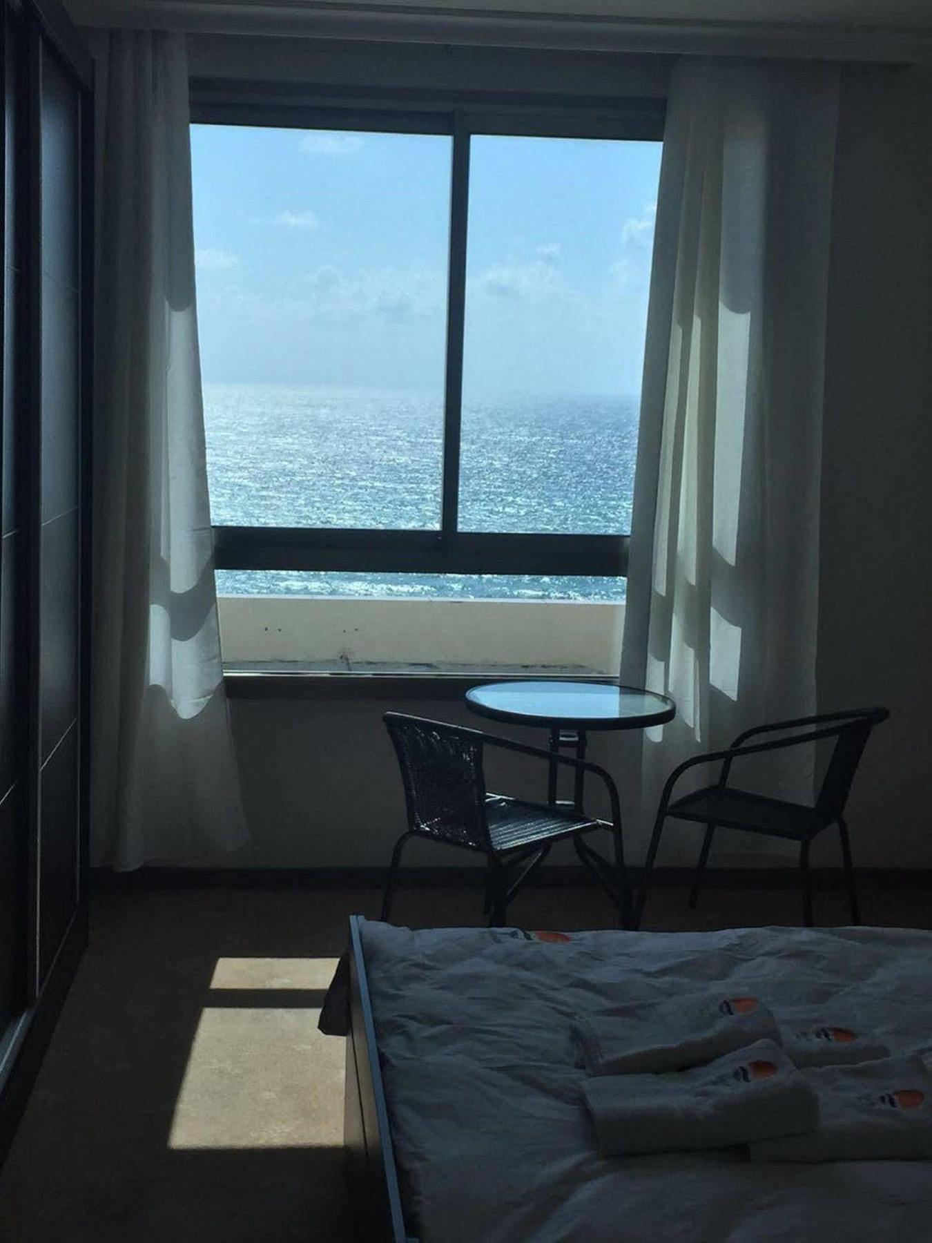 Laguna Beach Apartments Хайфа Екстериор снимка