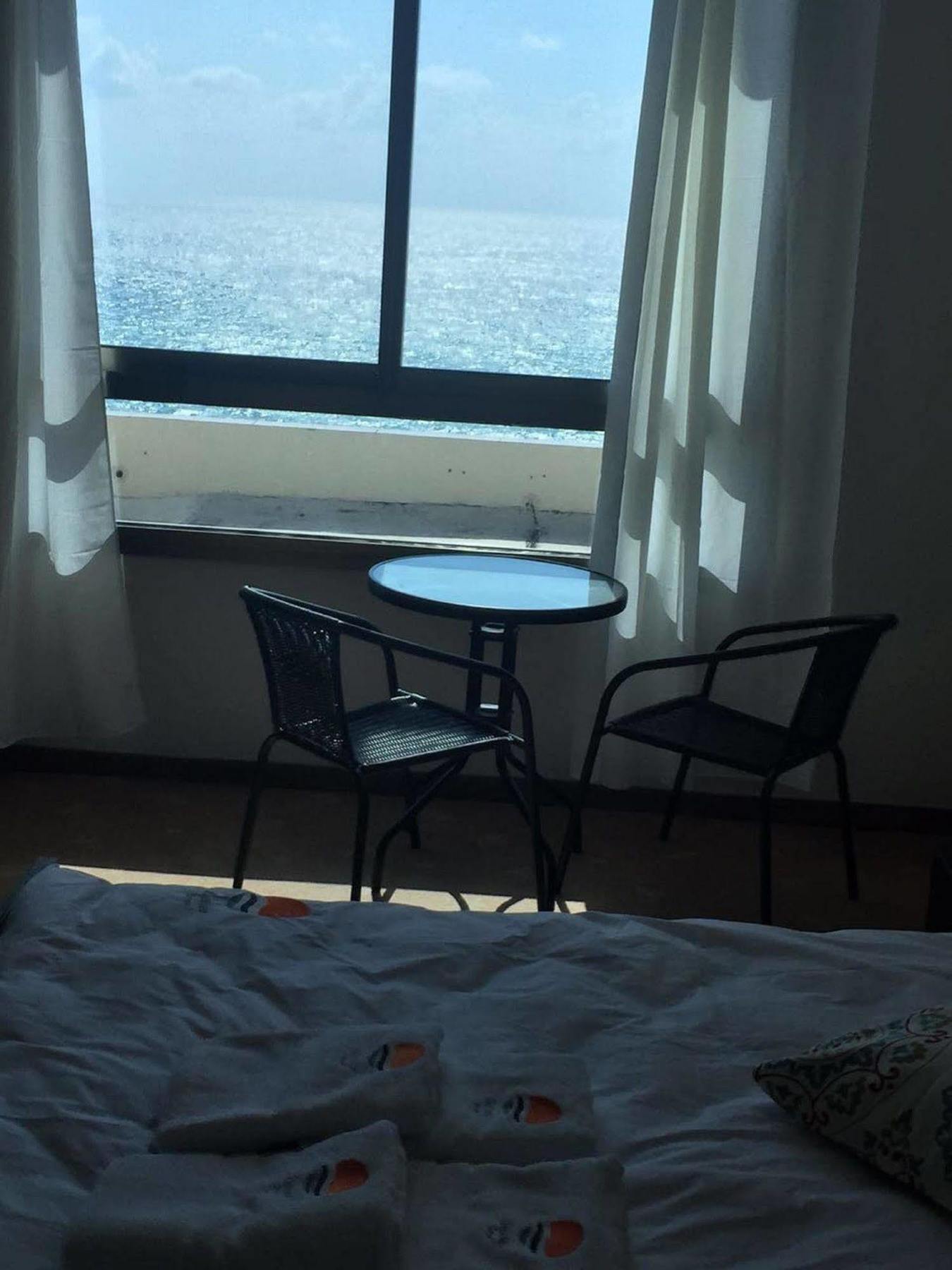 Laguna Beach Apartments Хайфа Екстериор снимка