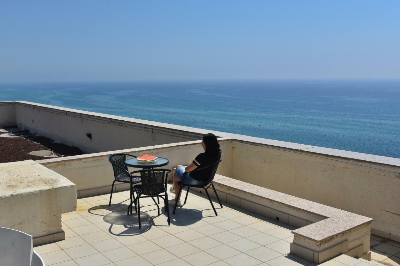Laguna Beach Apartments Хайфа Екстериор снимка