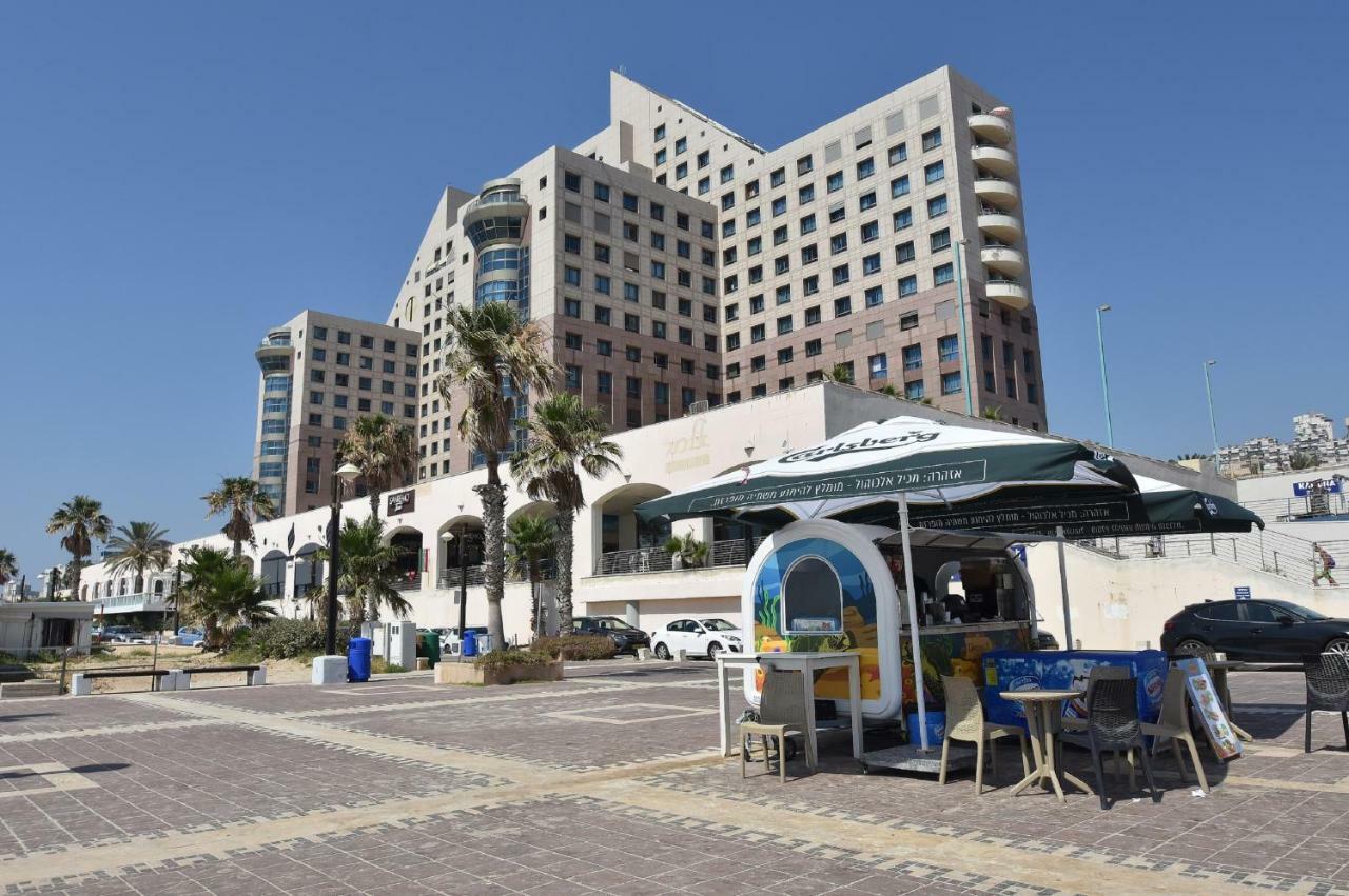 Laguna Beach Apartments Хайфа Екстериор снимка