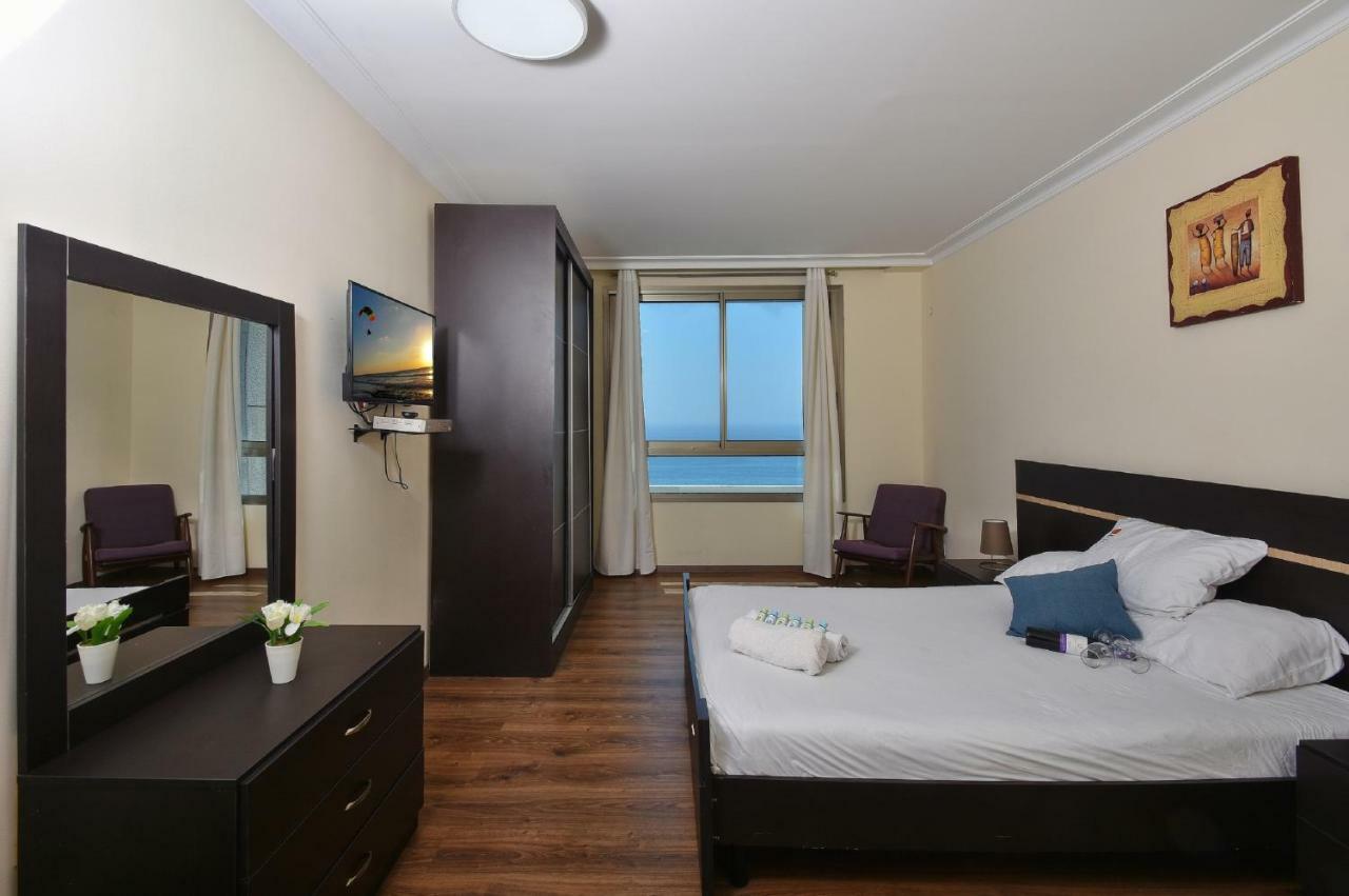 Laguna Beach Apartments Хайфа Екстериор снимка