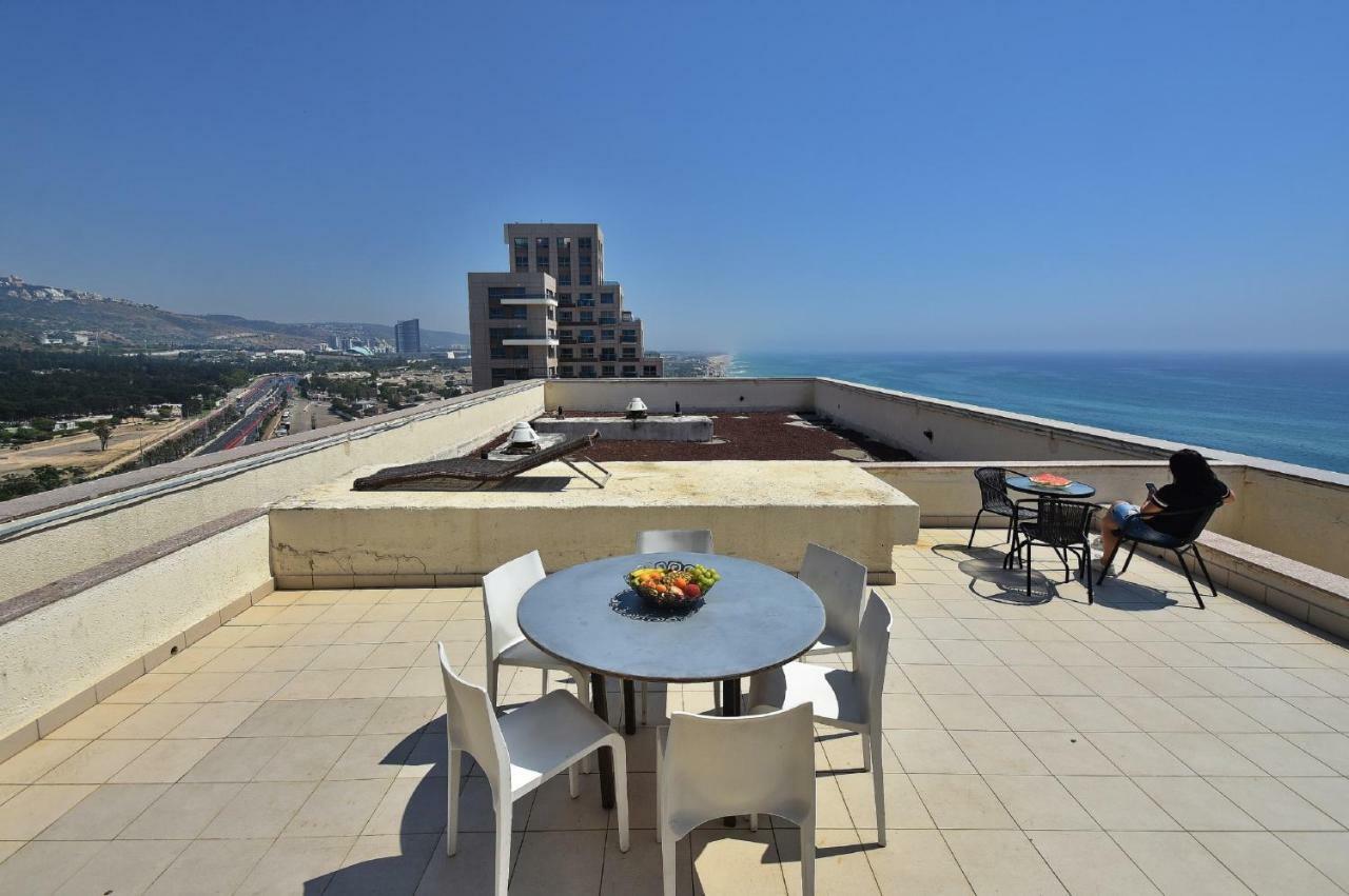 Laguna Beach Apartments Хайфа Екстериор снимка